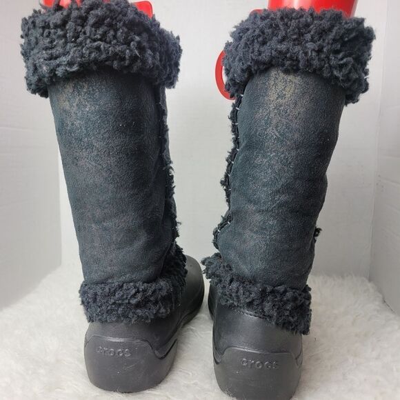 Crocs Women's Nadia Pull On Boot Size 6 Black Rubber Faux Fur Fleece Comfy Light - Picture 2 of 9